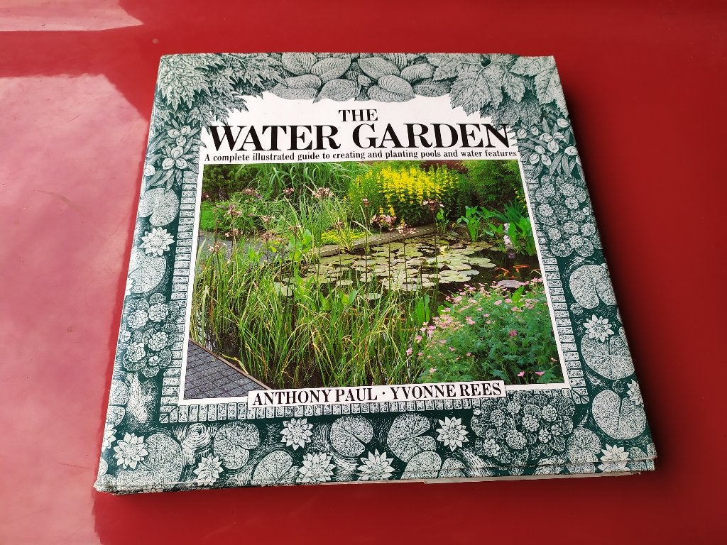 The Water Garden - A Complete Illustrated Guide to..., Ophalen of Verzenden, Gelezen, Tuinieren en Tuinplanten