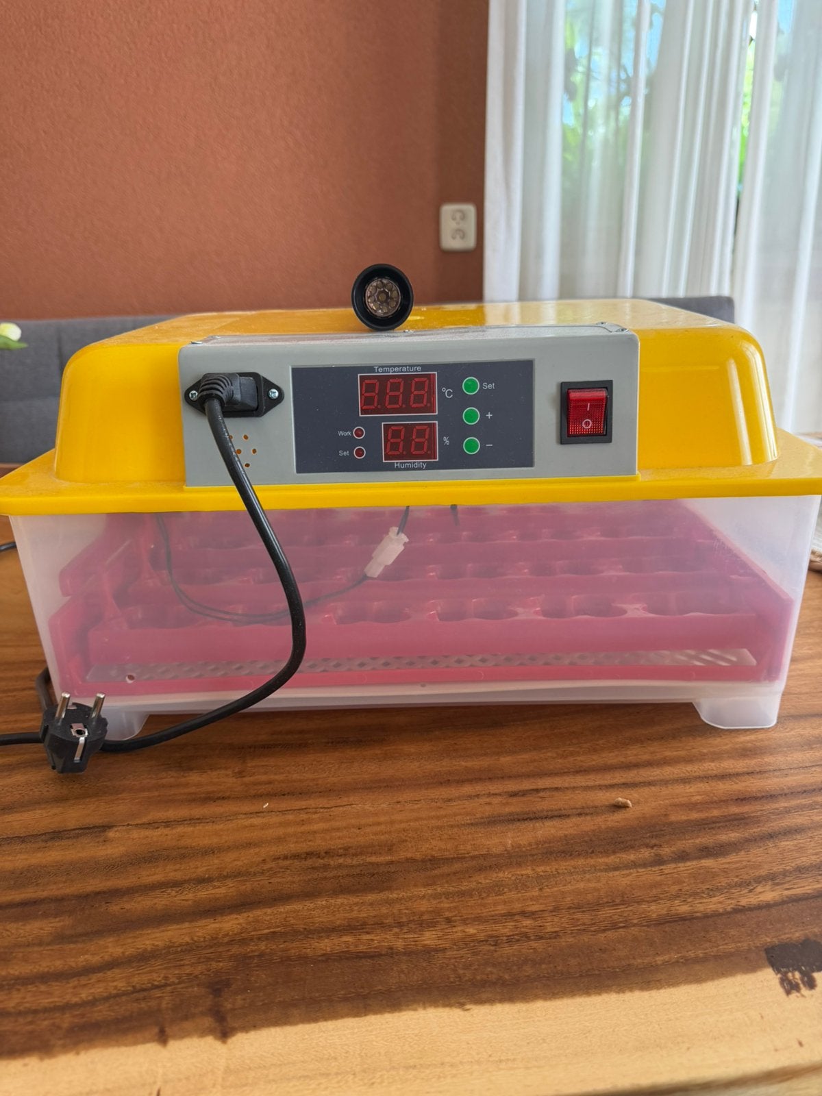 Broedmachine voor 24eieren, Dieren en Toebehoren, Ophalen of Verzenden, Zo goed als nieuw, Broedmachine