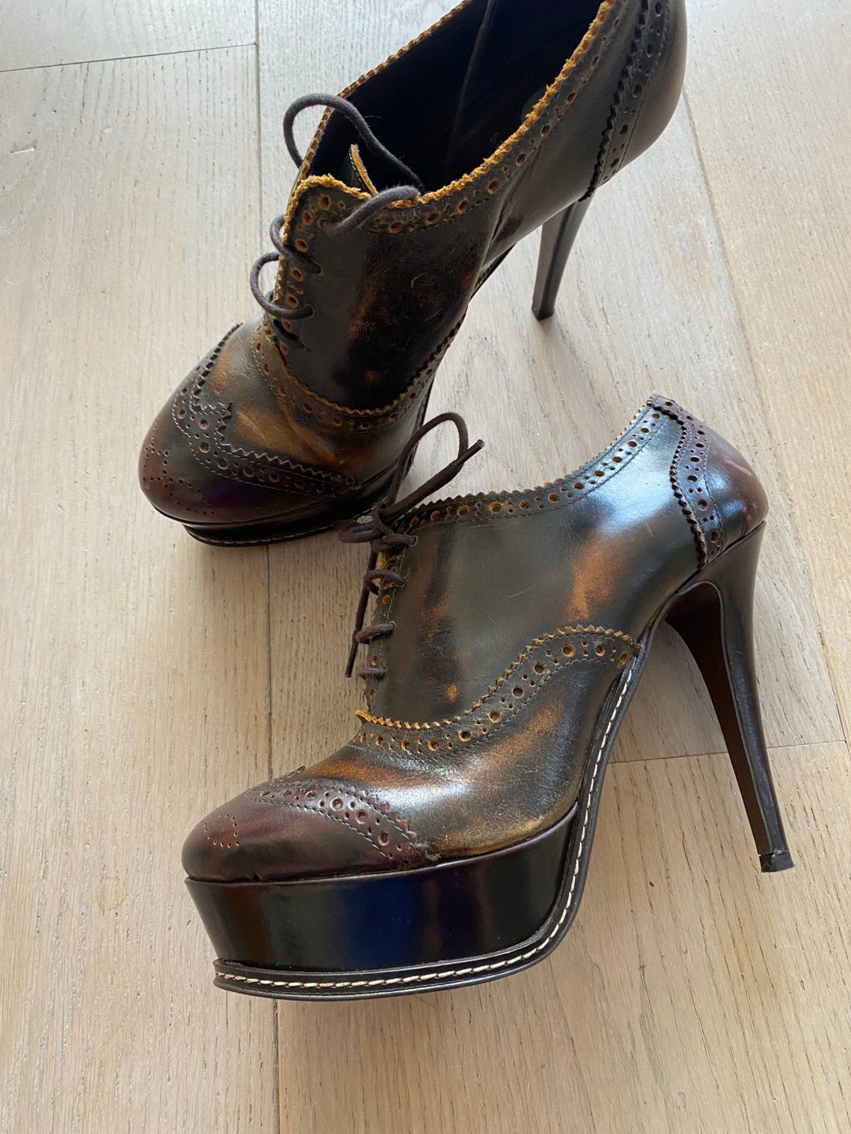 Sascha hakken plateau nieuw 39, Bruin, Nieuw, Ophalen of Verzenden, Schoenen met hoge hakken