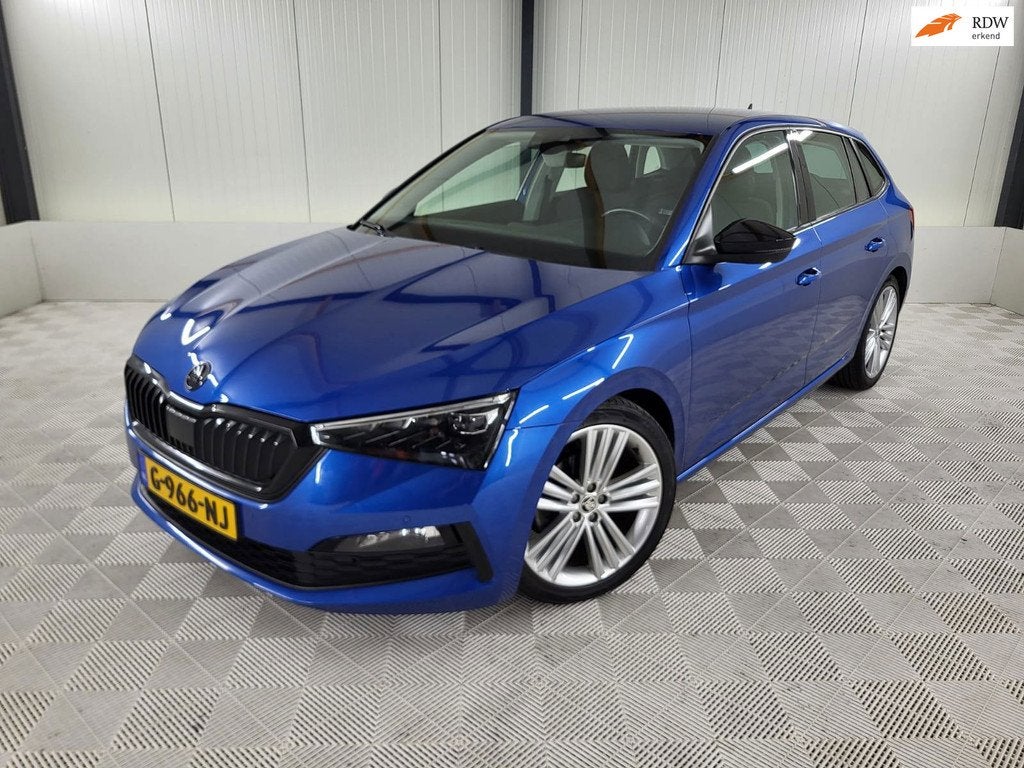 Skoda Scala 1.0 TSI Business Sport Edition Automaat, Carplay, Auto's, Skoda, Gebruikt, Euro 6, Blauw, 49 €/maand