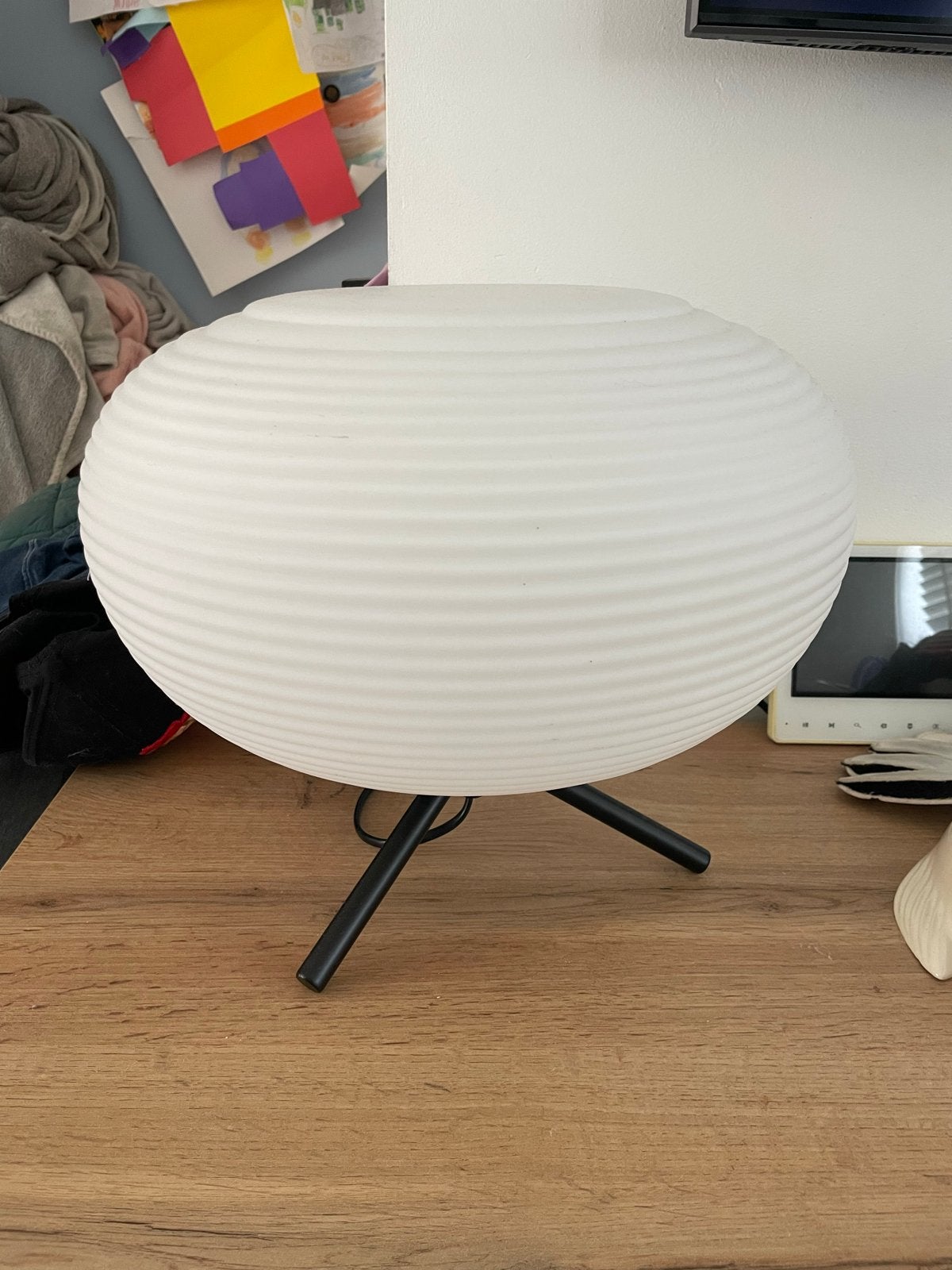 Tafellamp Japandi Stijl - Wit met Zwart Onderstel, Ophalen, Kunststof, Minimalistisch, Wit