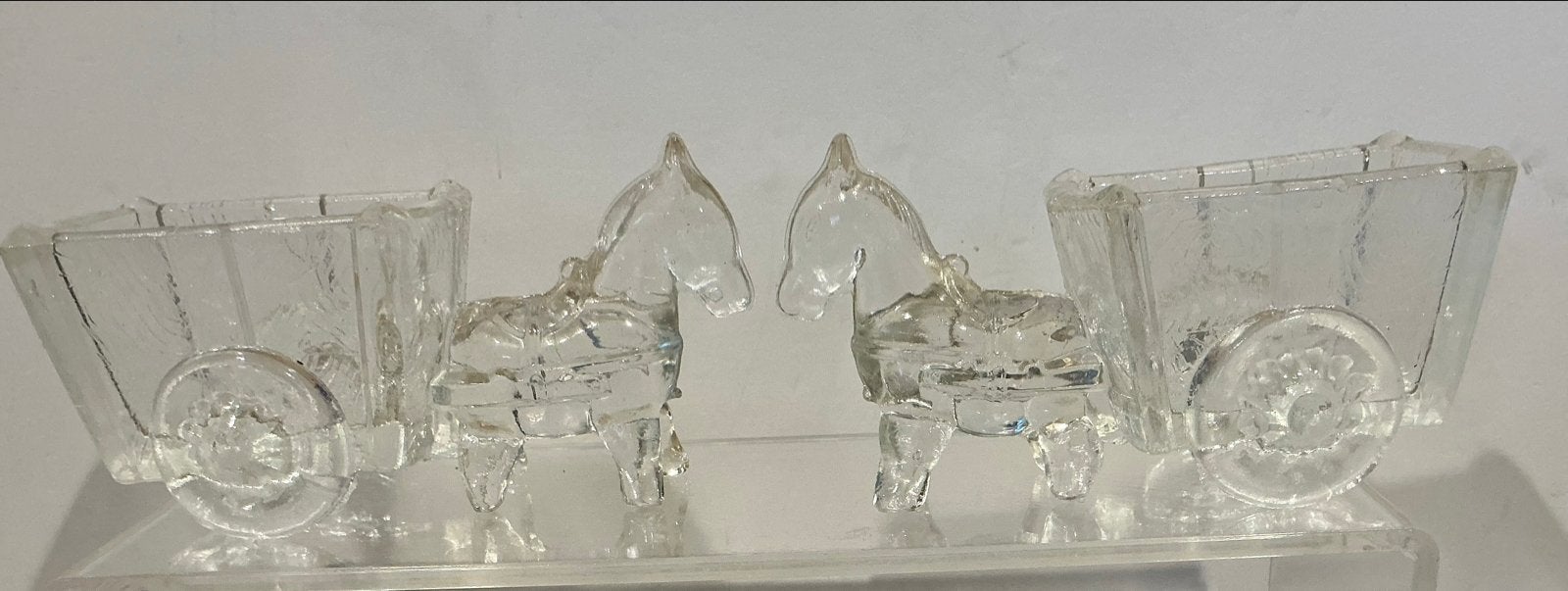 Set van 2 glazen paard en wagen decoratie., Verzenden