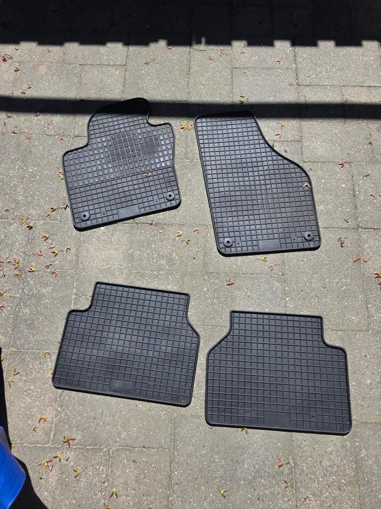 Rubberen mattenset Volkswagen Tiguan, Ophalen of Verzenden, Zo goed als nieuw
