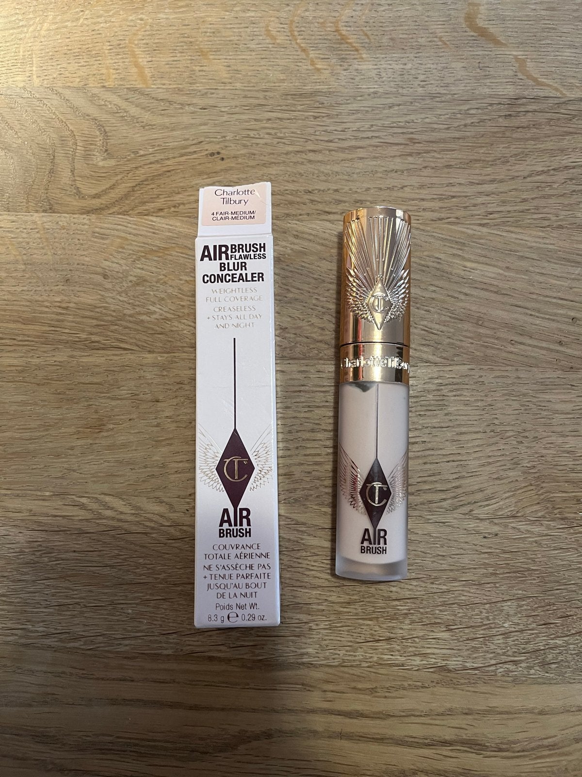 Charlotte Tilbury Airbrush Flawless Concealer - 4 Fair-Mediu, Overige kleuren, Gehele gezicht, Nieuw, Ophalen of Verzenden