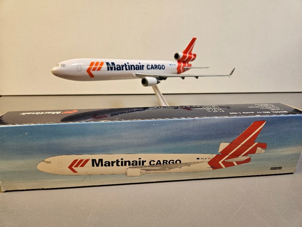 MARTINAIR CARGO MD-11F Model 1/200 Airplane, Ophalen of Verzenden, Zo goed als nieuw, Schaalmodel