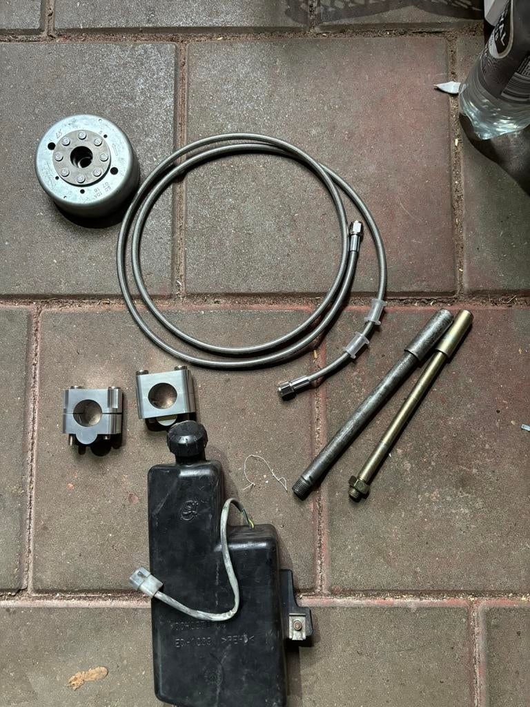 Derbi DRD pro onderdelen, Ophalen, Tank
