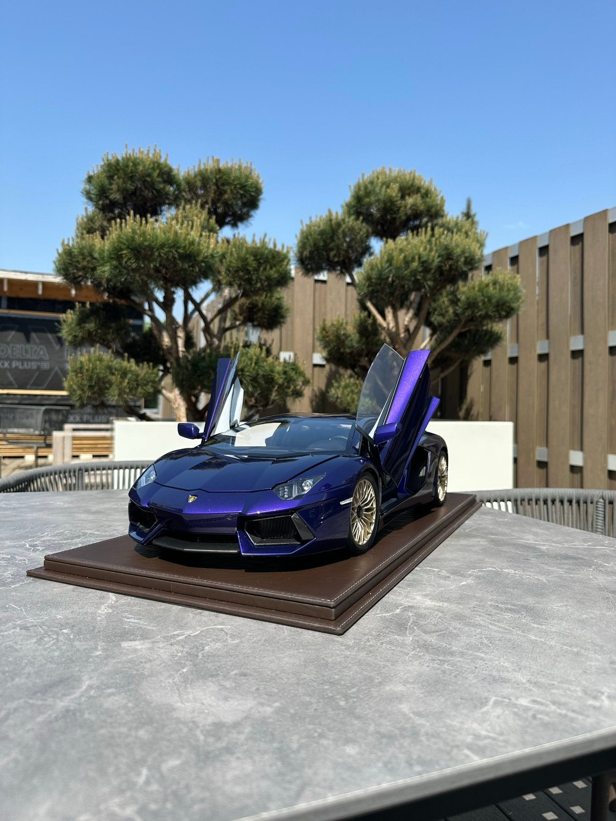 Custom pocher Lamborghini aventador in viola parsifae, Ophalen, Nieuw, Auto