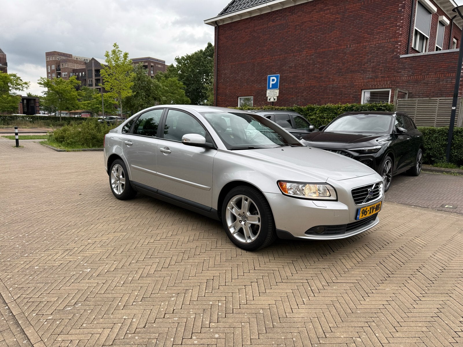 Volvo S40 1.8 Edition II – Dealeronderhouden, Auto's, Voorwielaandrijving, 125 pk, Zwart, 4 cilinders