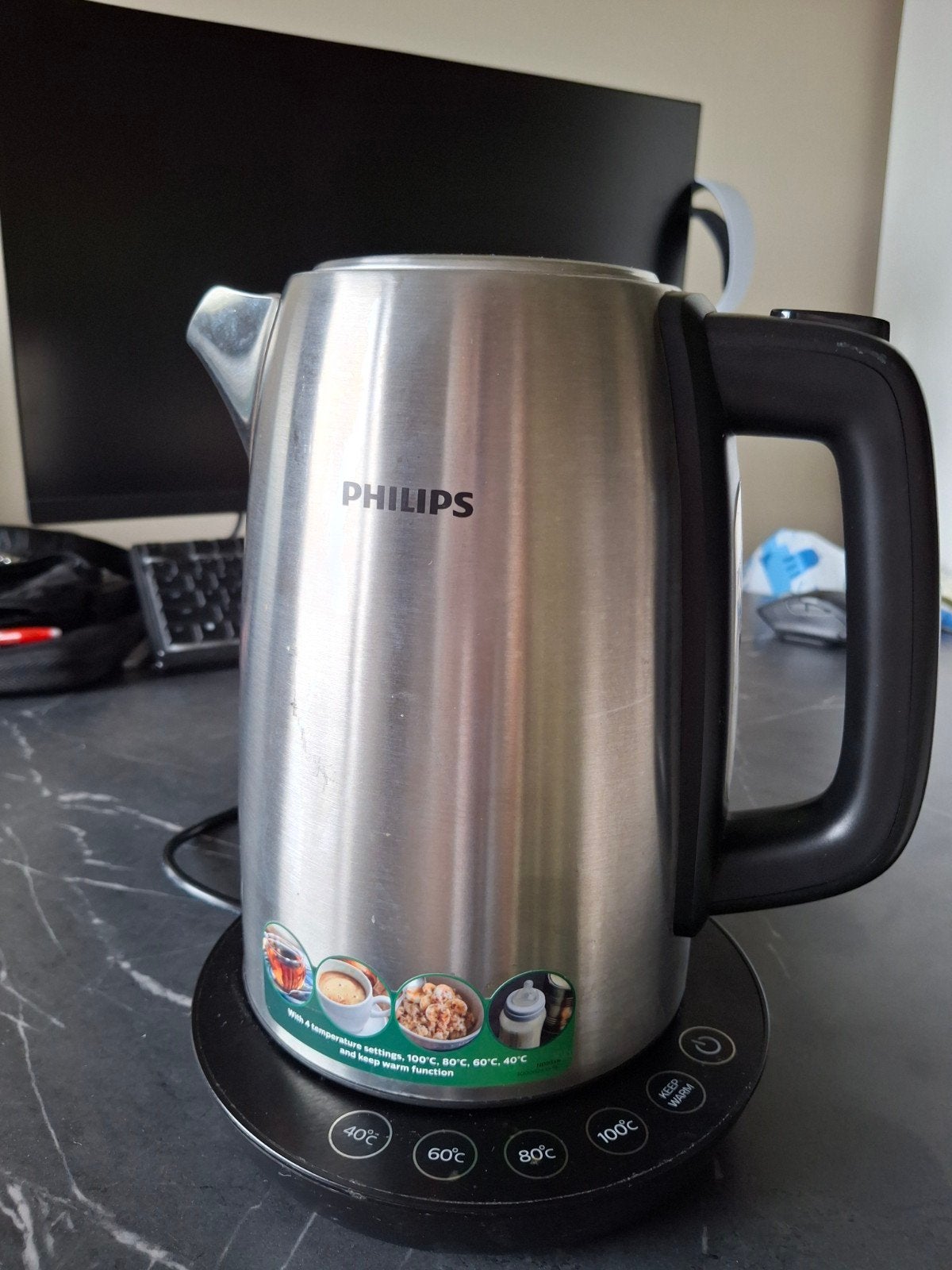 Philips Waterkoker RVS met temperatuurregeling, 1 tot 2 liter, Ophalen, Zo goed als nieuw, Draadloos
