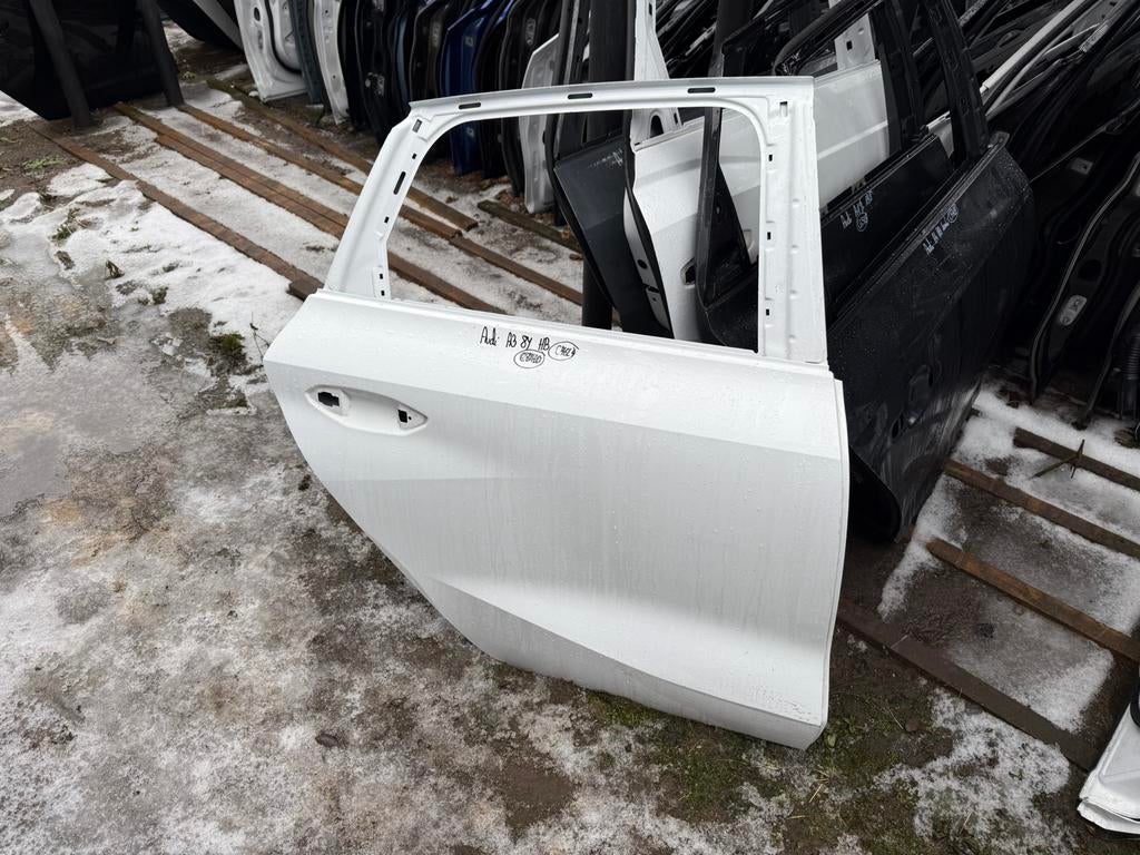 Audi a3 8y Portier deur rechts achter, Ophalen of Verzenden