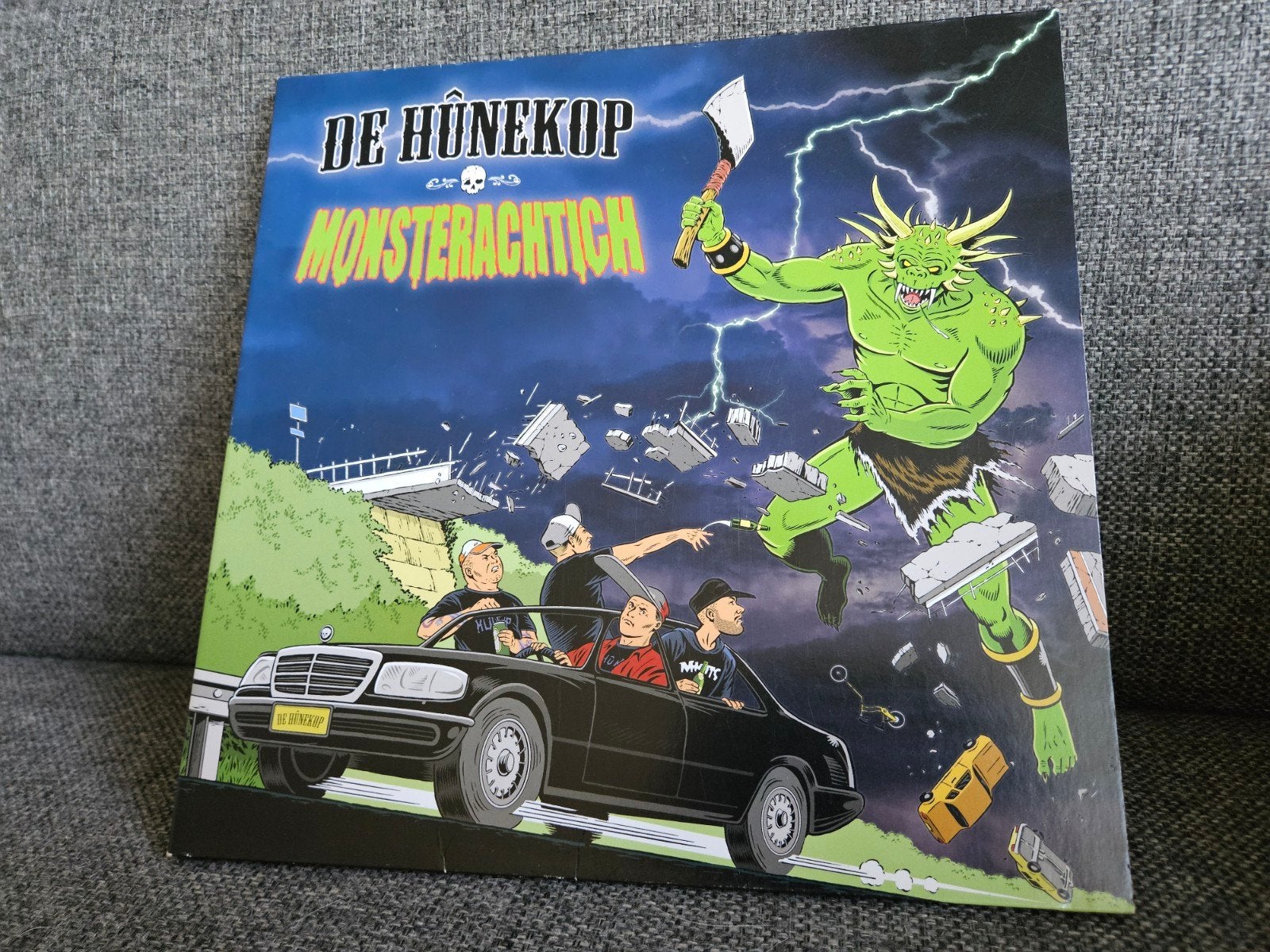 De Hûnekop - Monsterachtich (Blauw Vinyl) LP, Cd's en Dvd's, 2010 - 2019, Inclusief binnenhoes, Ophalen of Verzenden, Zo goed als nieuw
