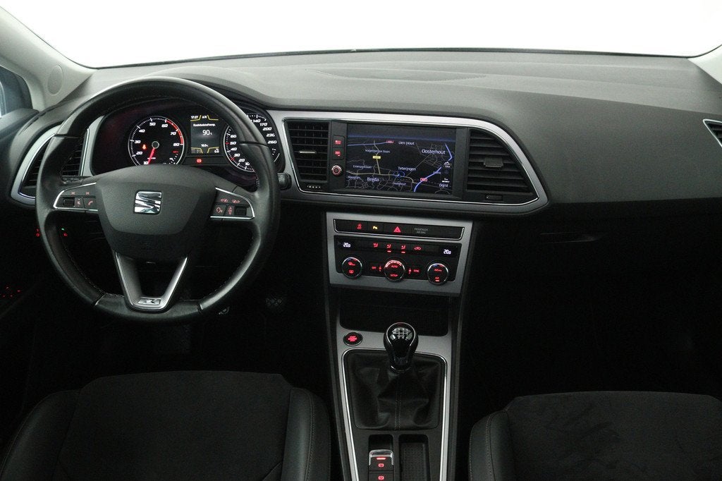 Seat Leon ST 1.4 EcoTSI Xcellence (PANORAMADAK, CAMERA, CARP, Auto's, Seat, Voorwielaandrijving, 1141 kg, Parkeersensor, Gebruikt