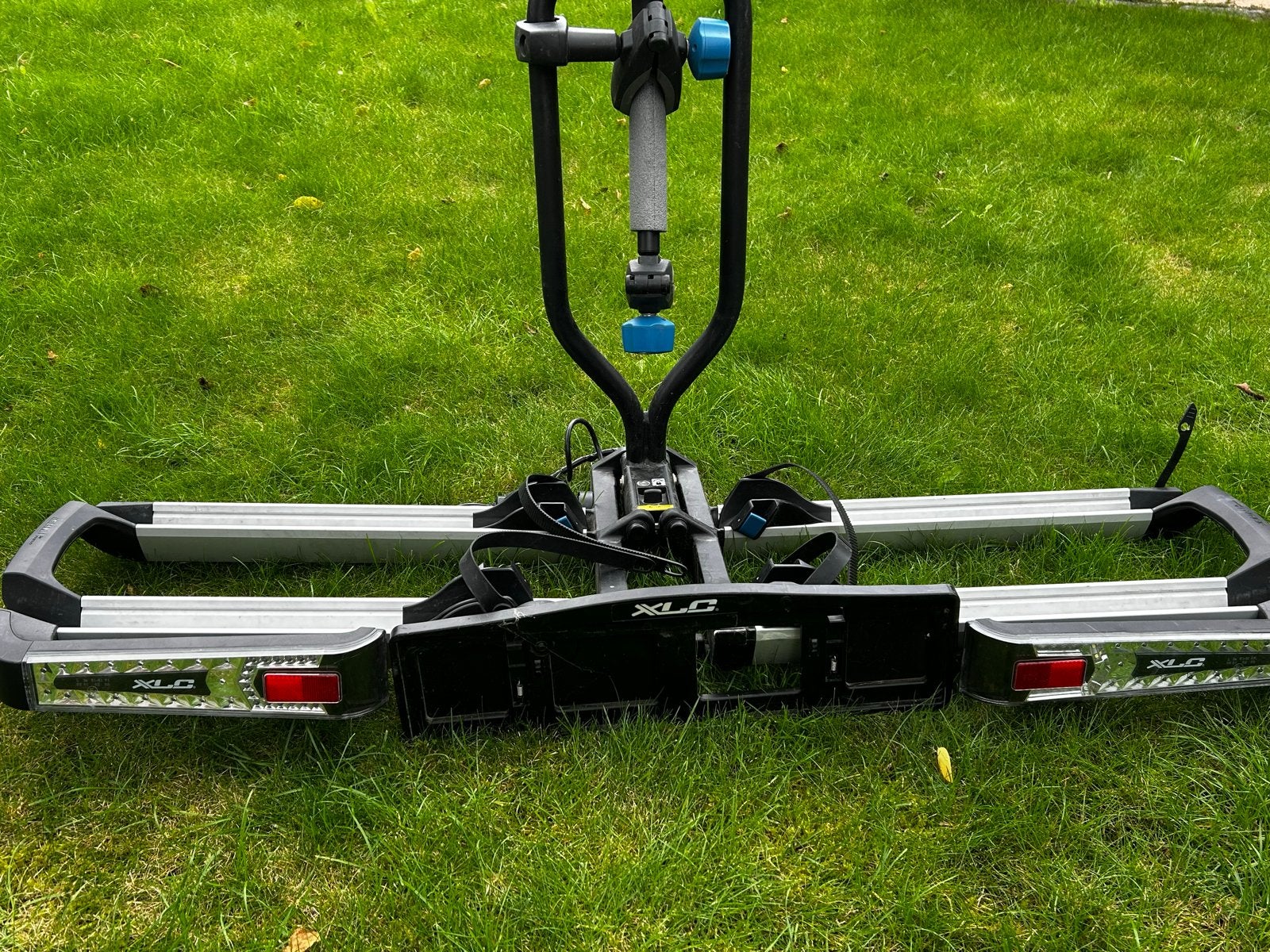 XLC Fietsendrager met LED-verlichting - Compact Opvouwbaar, Auto diversen, Ophalen, Zo goed als nieuw, Trekhaakdrager, Elektrische fiets