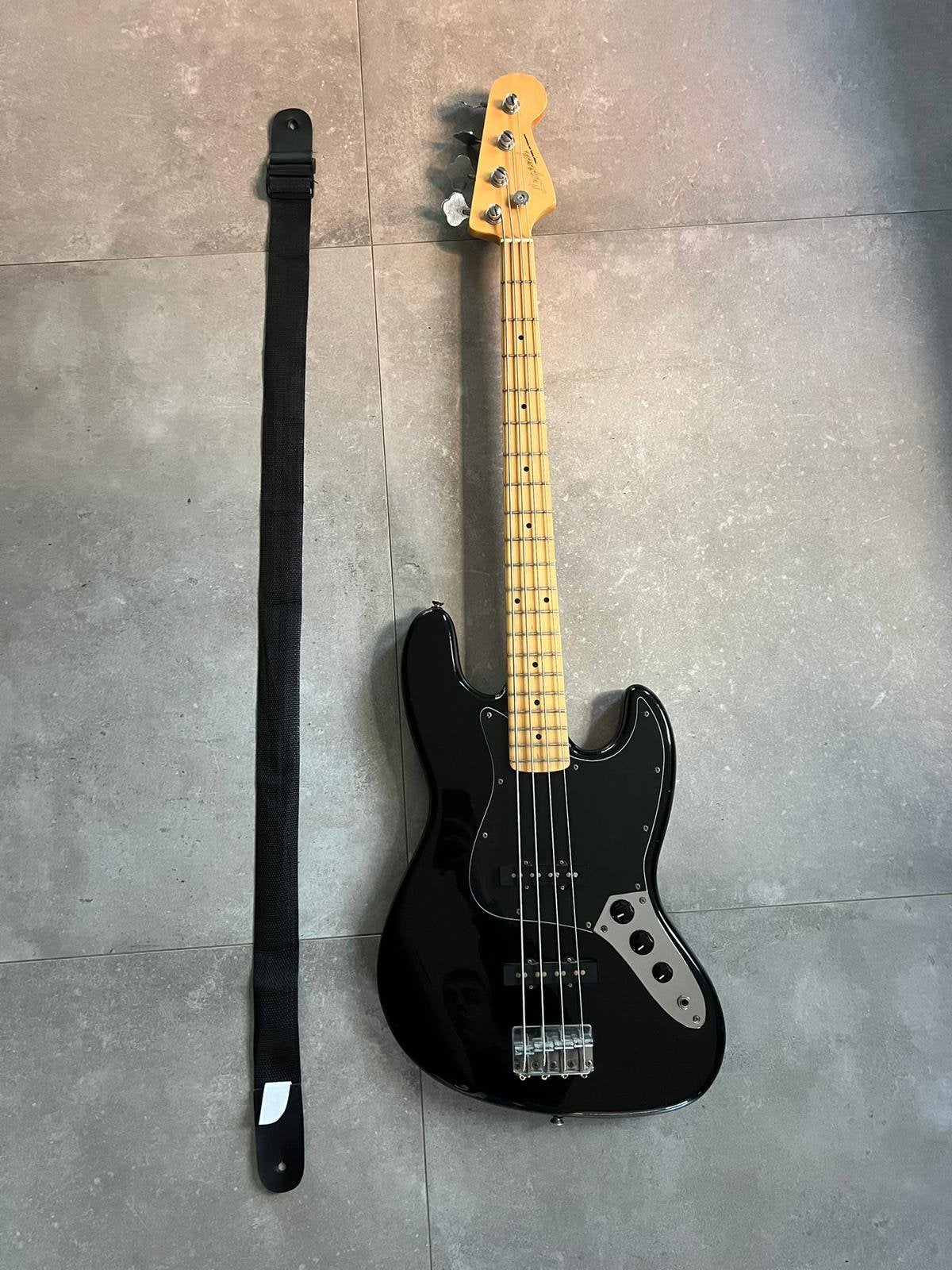 Basgitaar met versterker, Muziek en Instrumenten, Ophalen, Gebruikt, Elektrisch