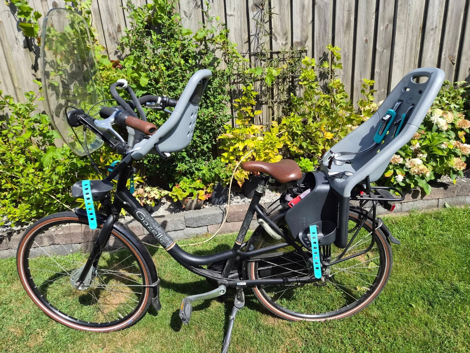 Gazelle Bloom met Yepp kinderzitjes voor en achter, Fietsen en Brommers, Ophalen, Gebruikt, Achterzitje, Yepp
