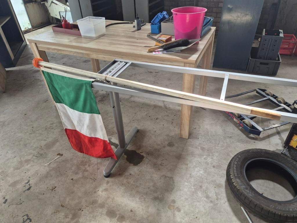 Italiaanse vlag met stok, Ophalen, Gebruikt