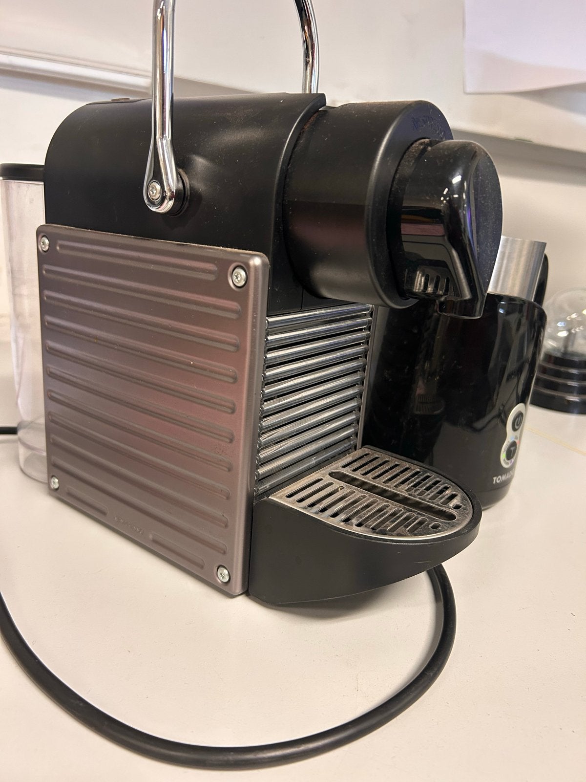 Nespresso Inissia koffiezetapparaat met melkopschuimer, Witgoed en Apparatuur, Koffiepads en cups, Gebruikt, Espresso apparaat