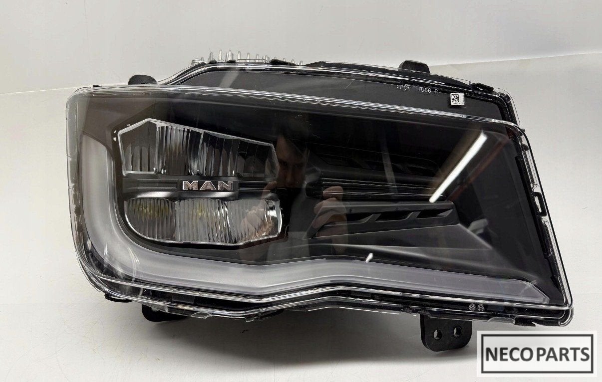 MAN TGX FULL LED KOPLAMP COMPLEET ORIGINEEL 81251016822, Gebruikt, -, Overige automerken, -