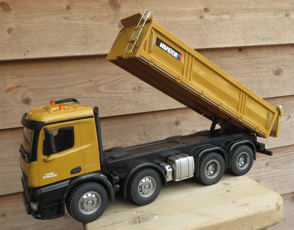 Radiografisch bestuurbare Dump Truck. Nieuw in doos 1:14, Ophalen of Verzenden, Nieuw, Schaal 1:14, Auto offroad