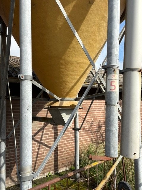 Voersilo  14 ton, polyester, Ophalen, Vee
