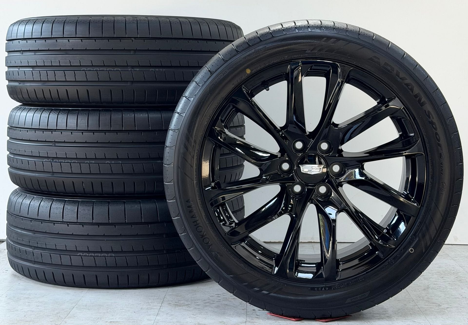 22 inch Cadillac Escalade Tahoe velgen 22x9J ET28 6x139.7, Gebruikt, -, -, Banden en Velgen