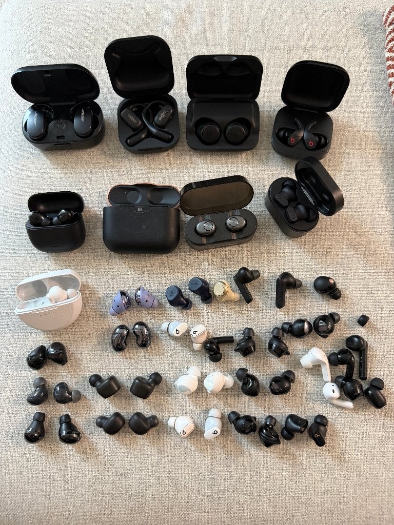 Lot of wireless earbuds - Bose, Sony, Jabra, Beats etc, Telecommunicatie, Zwart, Bose, Ophalen of Verzenden, In oorschelp (earbud)