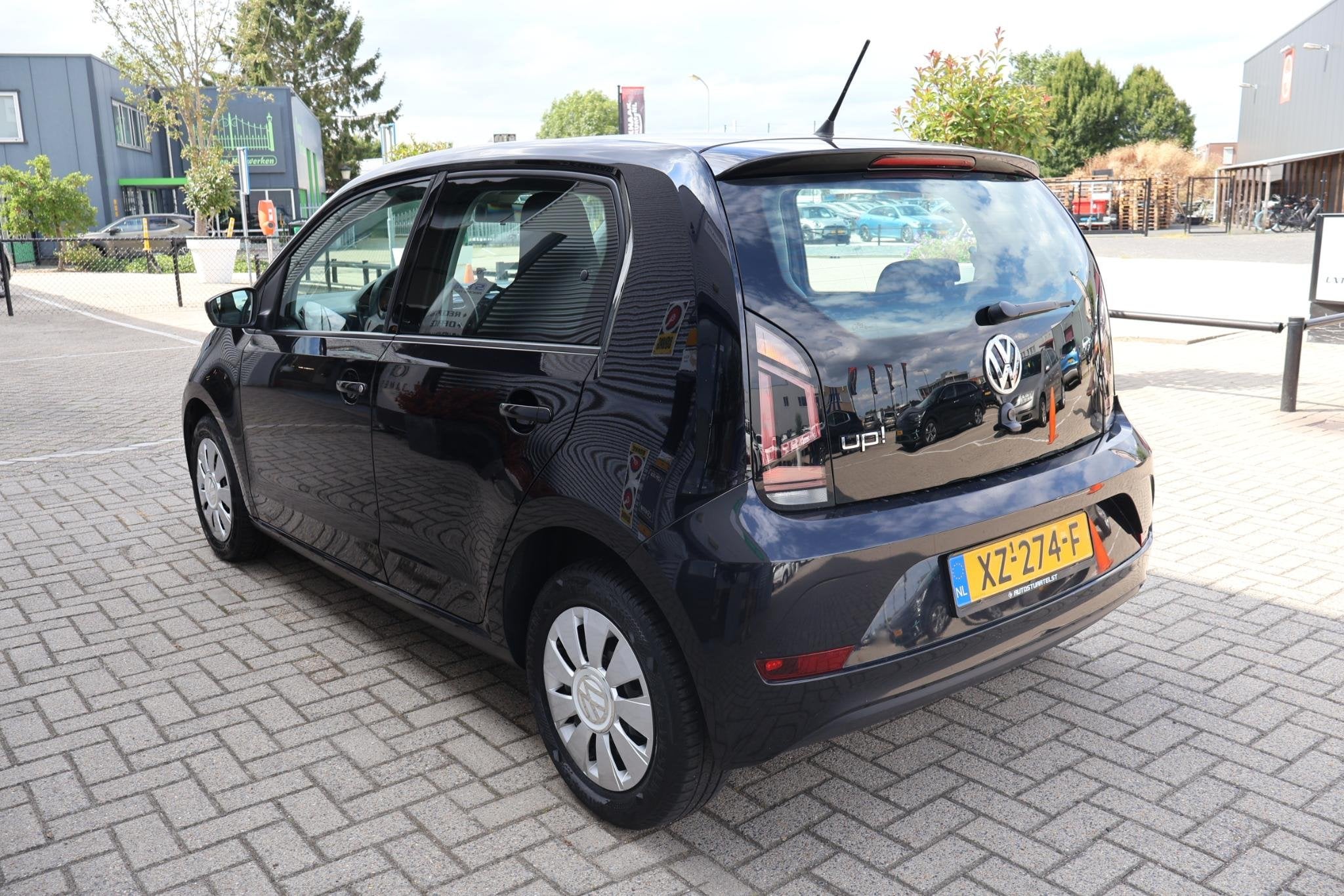 Foto 3 van Volkswagen Up! 1.0 BMT move up! 2e Eigenaar | Dealer onderh