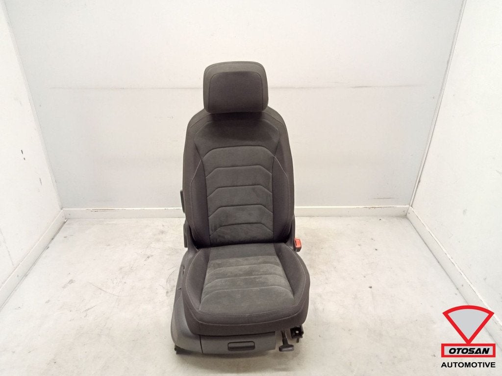 VW Tiguan 5NA Interieur Stoel Bekleding Stof Rechts, Gebruikt, Volkswagen, Volkswagen AG, Berliner Ring 2
38440  Wolfsburg, DE