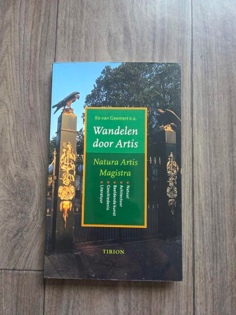Wandelen door Artis - Ko van Geemert e.a., Ophalen of Verzenden, Gelezen, M. Frankenhuis; Ko van Geemert; F. van der Velden