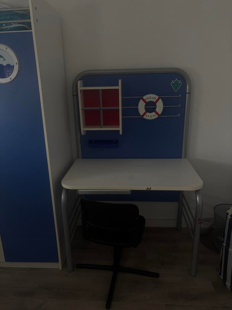 Complete Kinderkamer: Bureau, Kast en Commode en bed, Kinderen en Baby's, Kinderkamer | Complete kinderkamers, Gebruikt, Jongetje