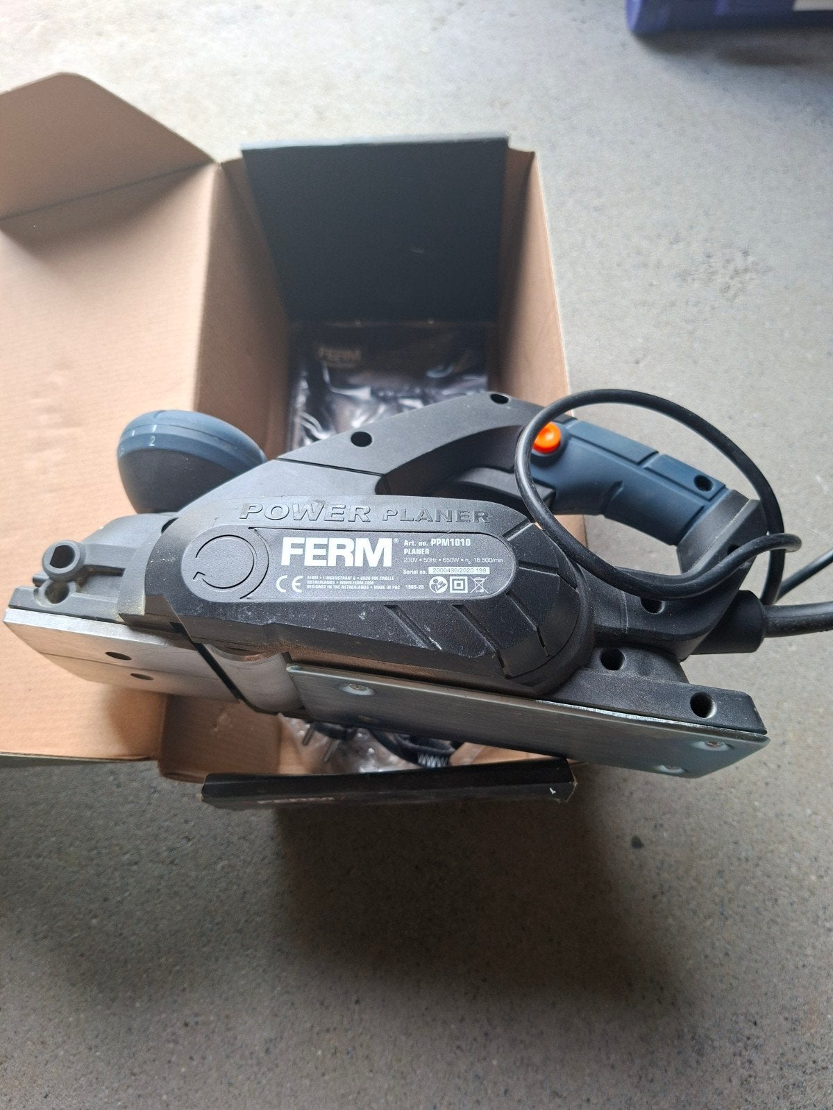 Ferm Power Planer PPM1010 - 650W Schaafmachine, Doe-het-zelf en Verbouw, Gereedschap | Handgereedschap, Ophalen, Zo goed als nieuw