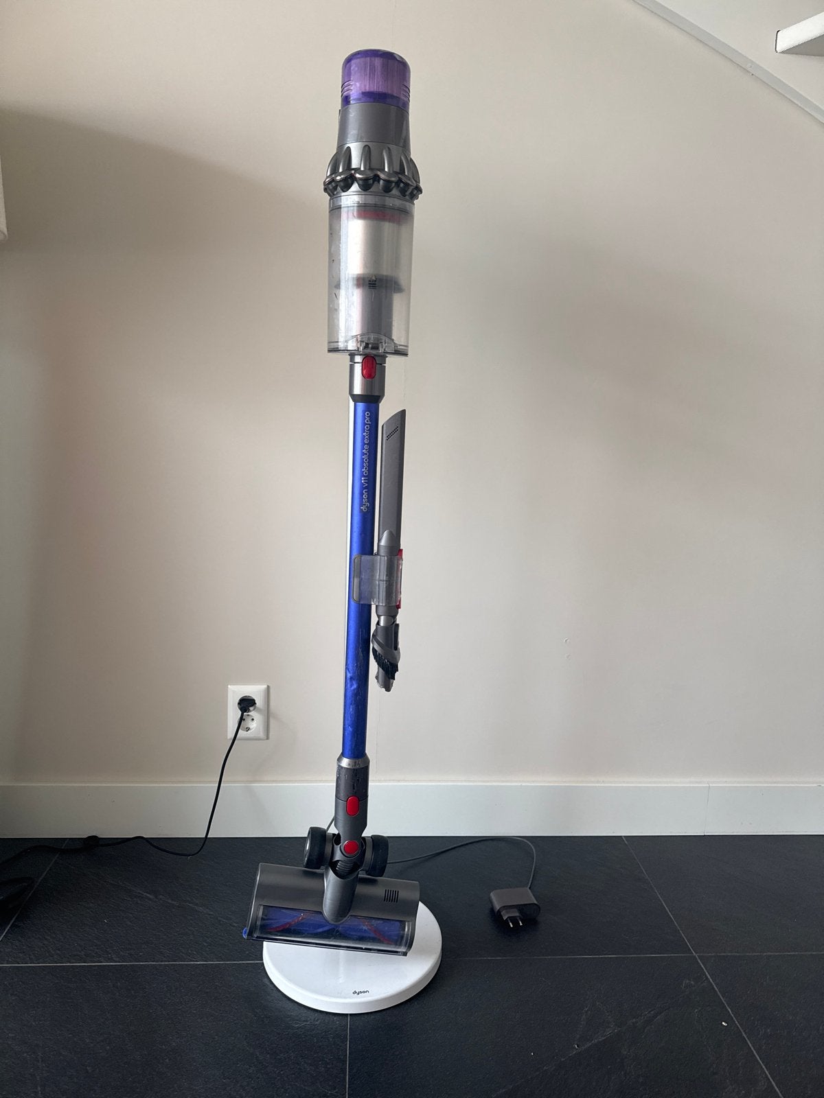 Dyson V11 Absolute Extra Pro Steelstofzuiger, Witgoed en Apparatuur, Stofzuigers, Ophalen, Gebruikt, Draadloos, Dyson
