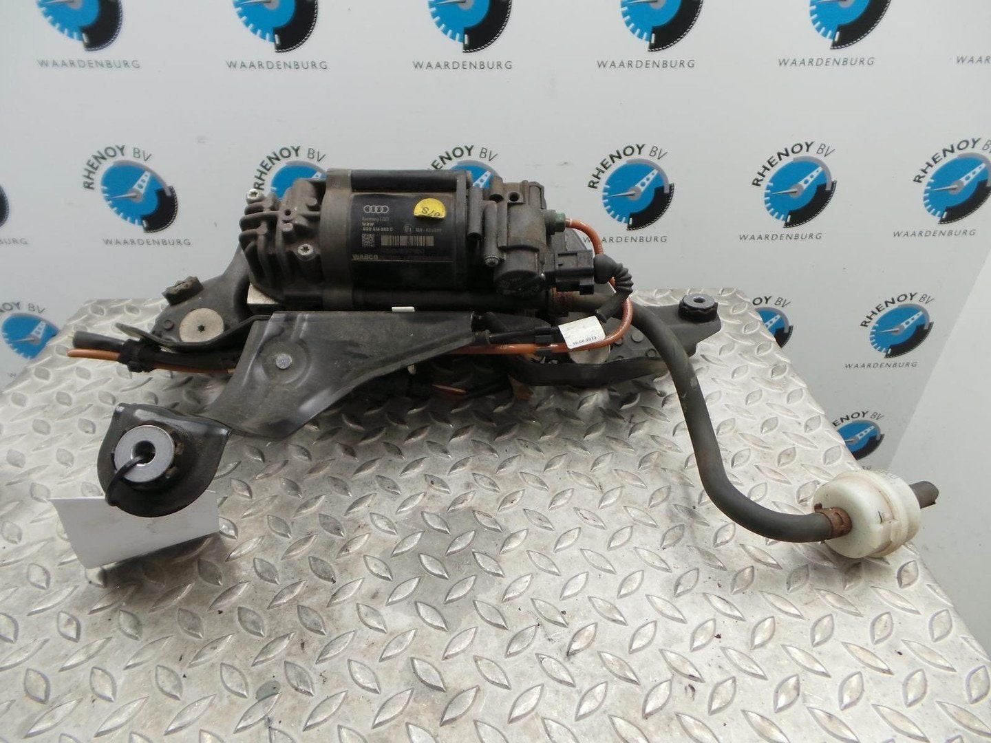 AUDI A6 ALLROAD QUATTRO COMPRESSOR LUCHTVERING 2014, Ophalen of Verzenden, Gebruikt, Stiba lid