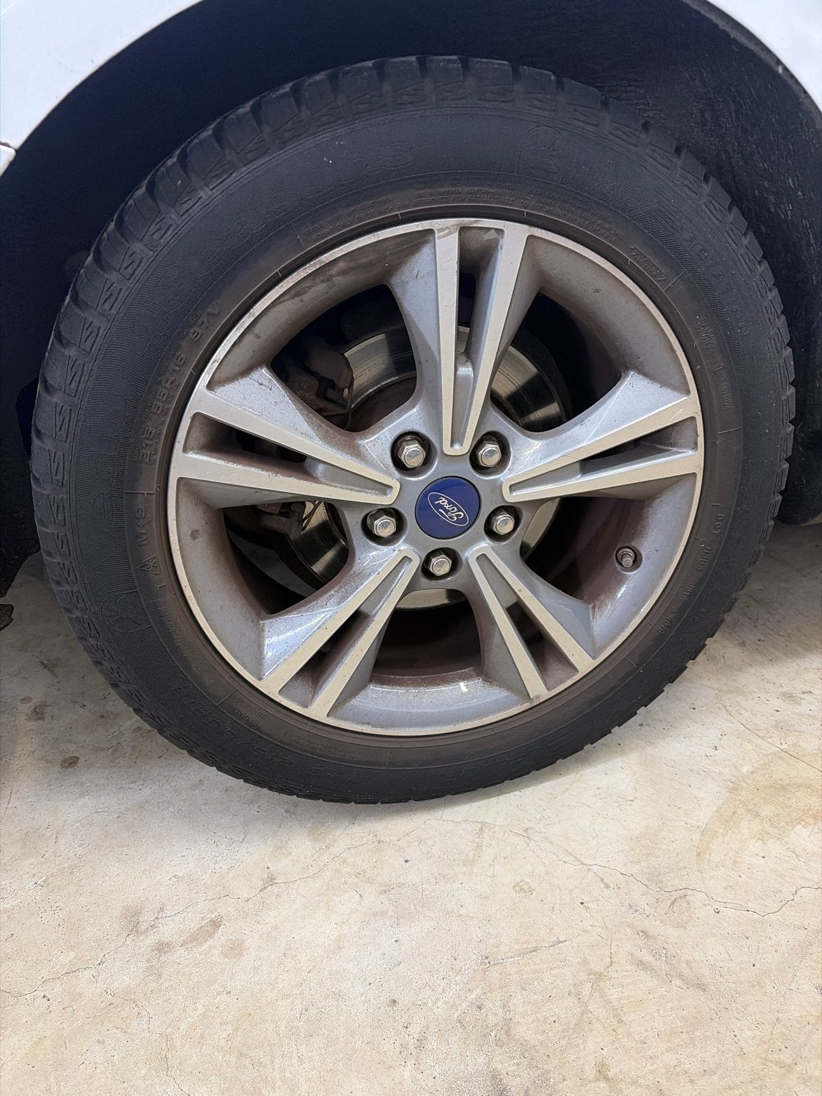 Nette sportvelgen Ford 5x108 met 215/55/16 4-seizoensbanden, Ophalen, 16 inch, Banden en Velgen, All Season