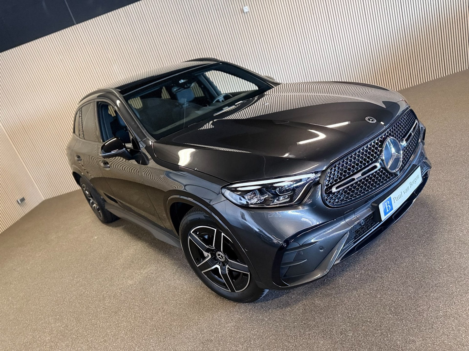 Mercedes-Benz GLC 300e 4 Matic AMG STYLING-PANORAMA-TREKHAAK, Auto's, Automaat, Gebruikt, Zwart, Overige brandstoffen