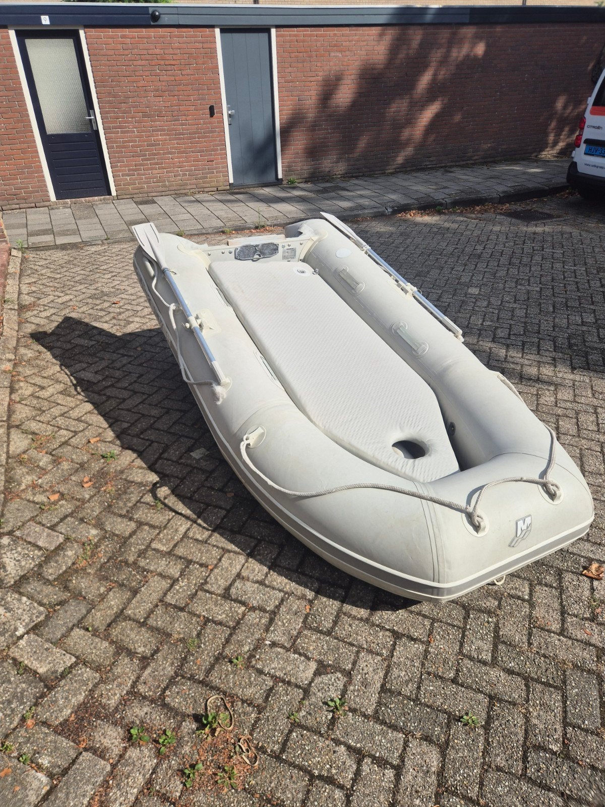 quicksilver 310 met grote stranwielen en airdeck, Watersport en Boten, Ophalen, Gebruikt