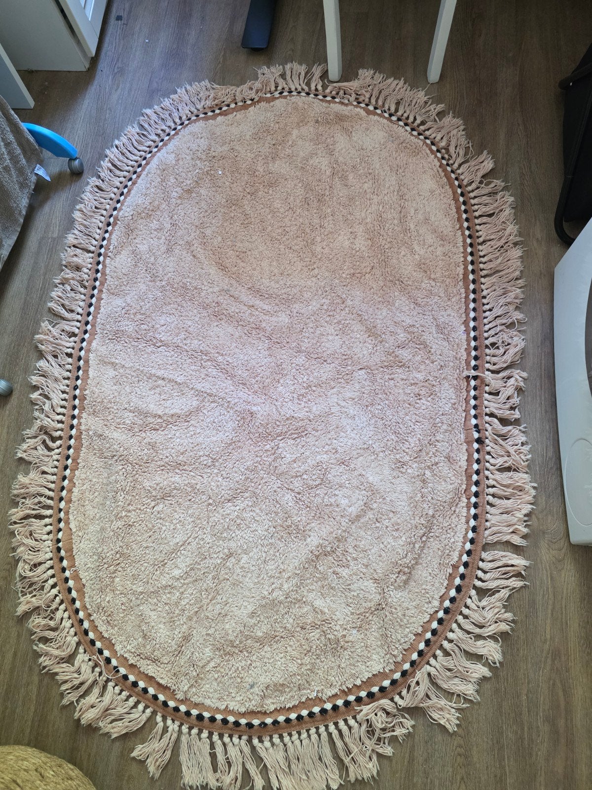 Tapis Petit Charlie Ovaal Beige Getuft Vloerkleed Wasbaar, Huis en Inrichting, Stoffering | Tapijten en Kleden, Ophalen, Gebruikt
