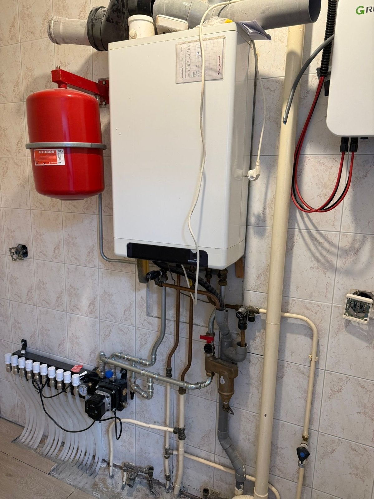 Intergas Kompakt HRE CV-ketel (2013) incl. thermostaat, Doe-het-zelf en Verbouw, Verwarming en Radiatoren, Ophalen, Gebruikt, Cv-ketel of Combi-ketel