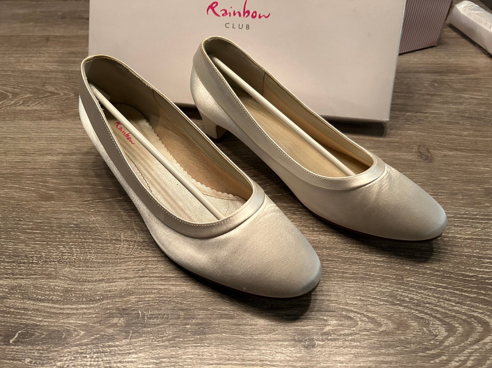 Rainbow club brenda / ivoor satin maat 39 / trouw schoenen, Ophalen of Verzenden, Zo goed als nieuw, Wit, Schoenen