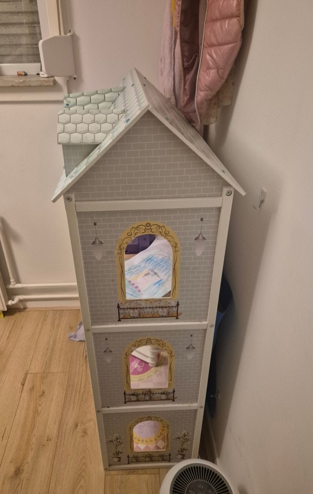 Groot poppenhuis / barbiehuis, Kinderen en Baby's, Speelgoed | Poppenhuizen, Ophalen, Zo goed als nieuw, Poppenhuis