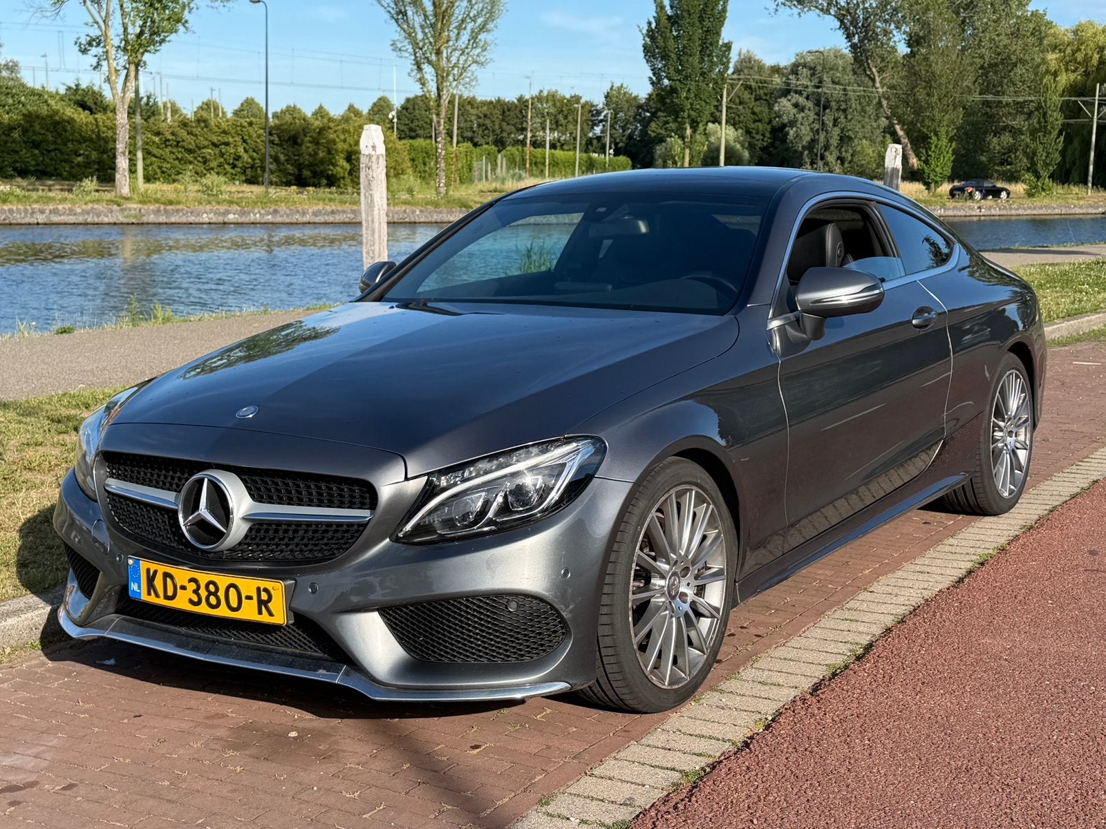 Mercedes-Benz C-Klasse C180 1.6 2016 Coupé Pano, Auto's, Automaat, Achterwielaandrijving, 1800 kg, Zwart