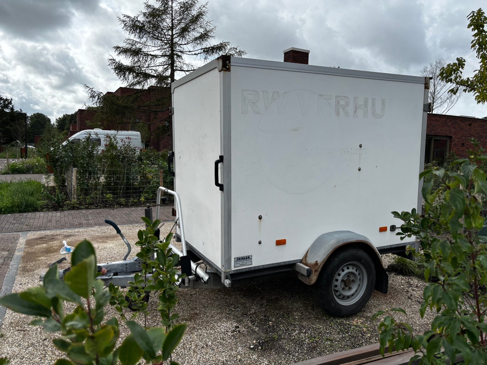 Aanhangwagen gesloten Sapphire L-1 1350 kg 200x130x150, Auto diversen, Aanhangers en Bagagewagens, Ophalen, Gebruikt