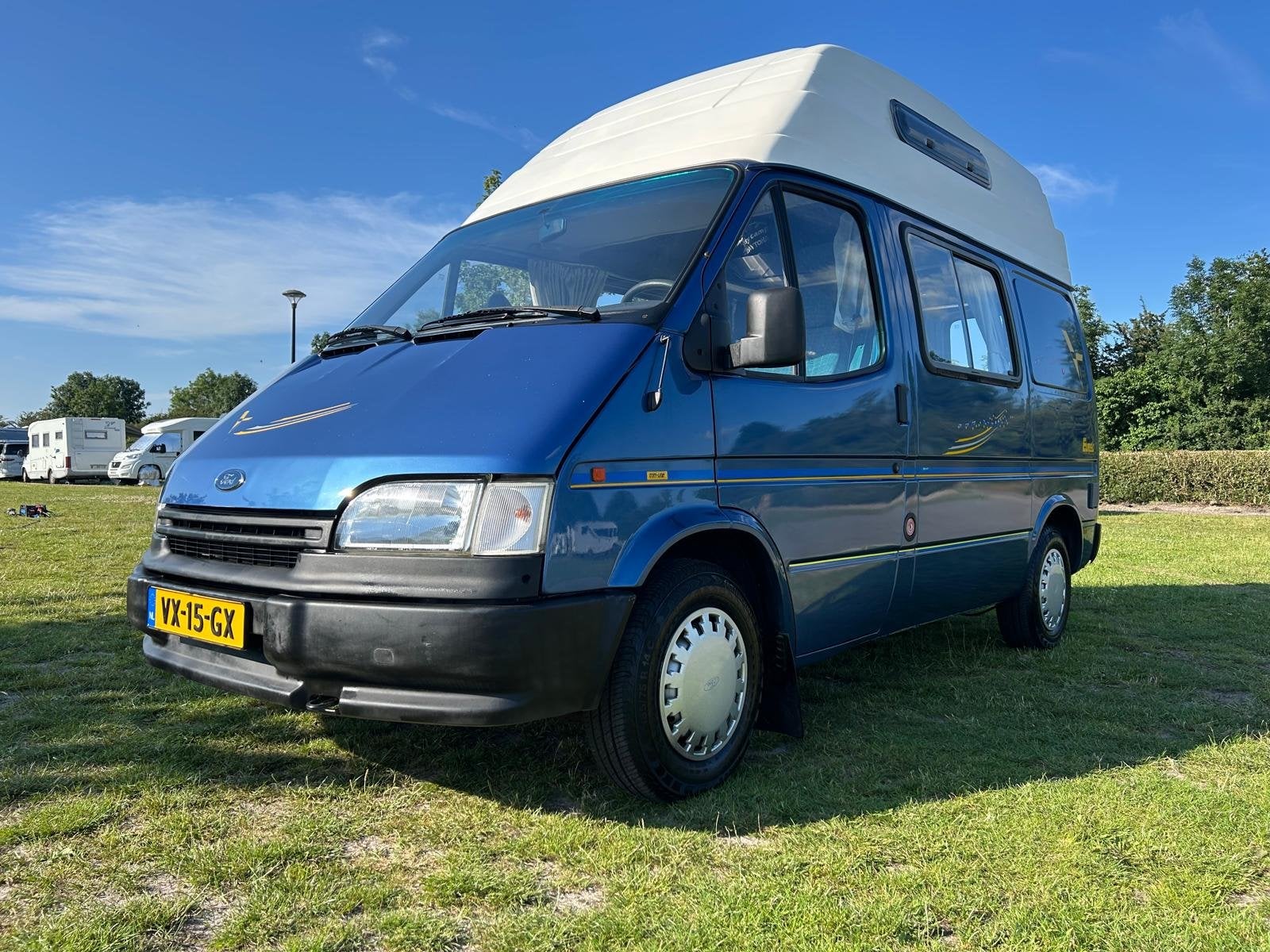 Foto 19 van Ford TRANSIT 80D ORINELE FABRIEKS BUSCAMPER 4 SLAAP PLAATSEN
