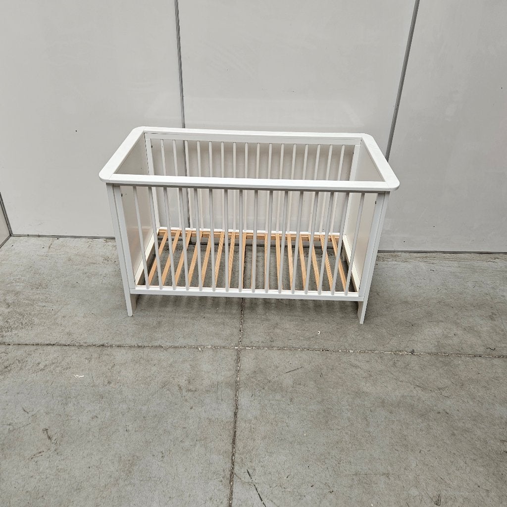 Mooi wit houten ledikant kinderbed - 80x132x72 cm, Ophalen, Gebruikt, Ledikant