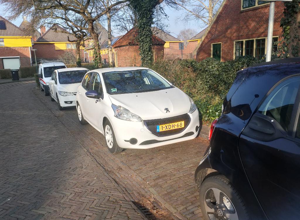 Peugeot 208