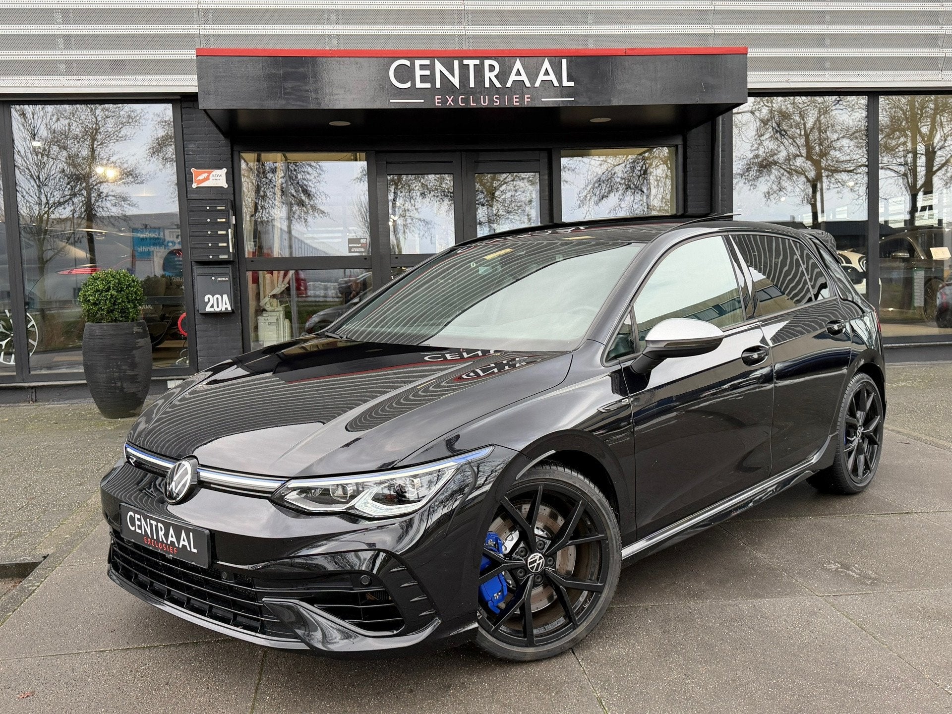 Volkswagen Golf 2.0 TSI R 4Motion 320PK|Pano|Carpay|Camera|A, Automaat, Gebruikt, Euro 6, 4 cilinders