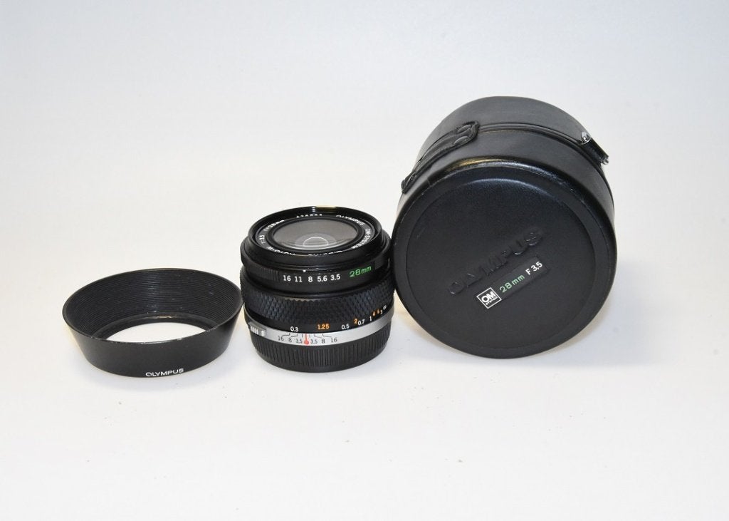 olympus OM auto-W 28mm 3.5, Audio, Tv en Foto, Fotografie | Lenzen en Objectieven, Gebruikt, Olympus, Beschermhoes/tas, 28 mm