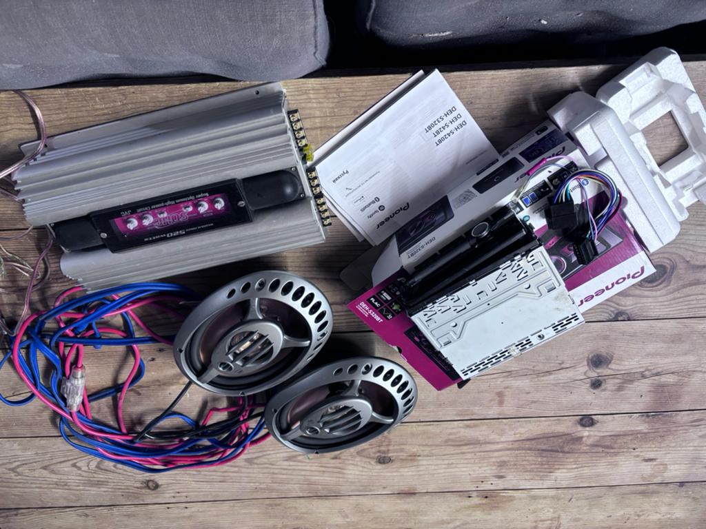 Complete autoradio set en versterker – Sony + JVC, Ophalen of Verzenden, Gebruikt