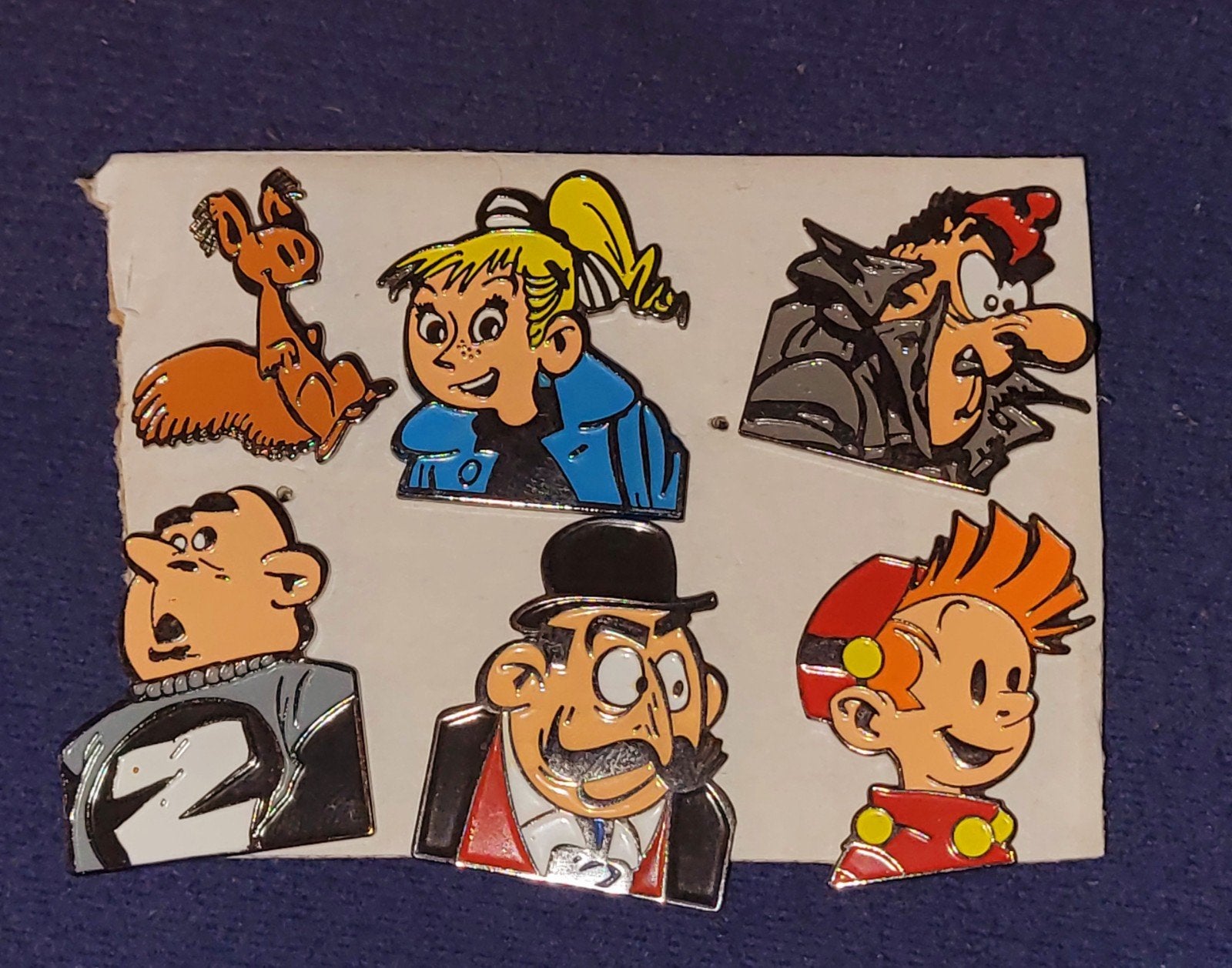 Set zes mooie pins Robbedoes en Kwabbernoot Editions Atlas, Verzamelen, Stripfiguren, Verzenden, Guust of Robbedoes, Zo goed als nieuw