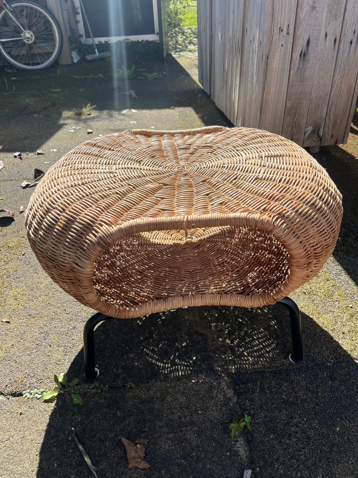 IKEA Gamlehult rotan salontafel/bijzettafel met metalen onde, Minder dan 55 cm, Gebruikt, Ophalen of Verzenden, Overige vormen